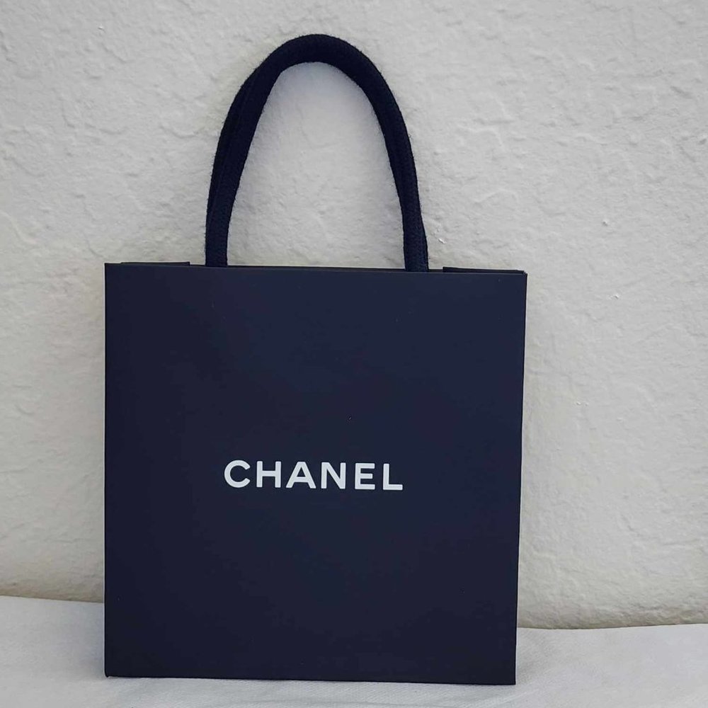 Auth Chanel gift bag - small